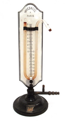 Manometer in glass Foto © Pierandrea Malfi