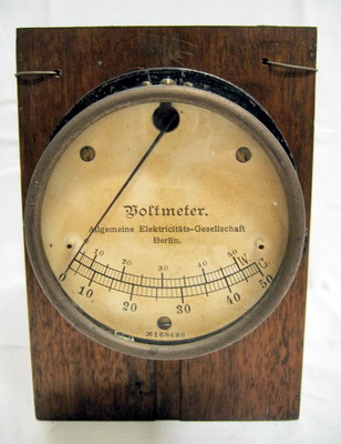 Voltmeter Foto © Pierandrea Malfi